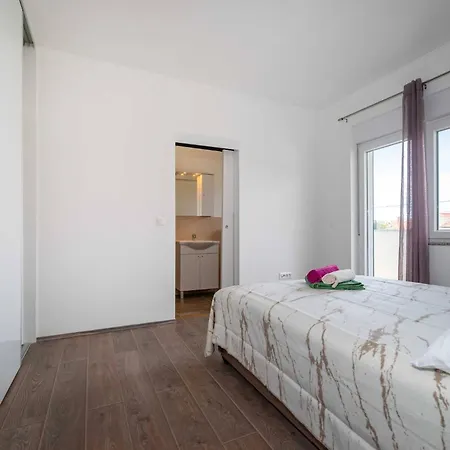 My Dalmatia - Blagdan Three With Private Parking Apartament *