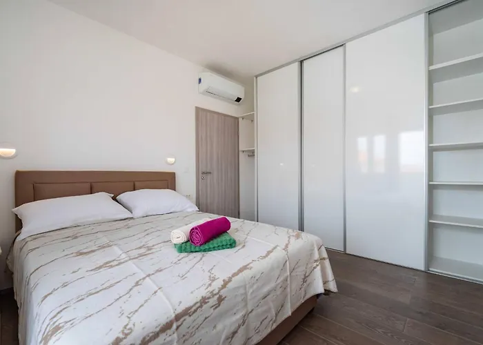 Appartement My Dalmatia - Blagdan Three With Private Parking